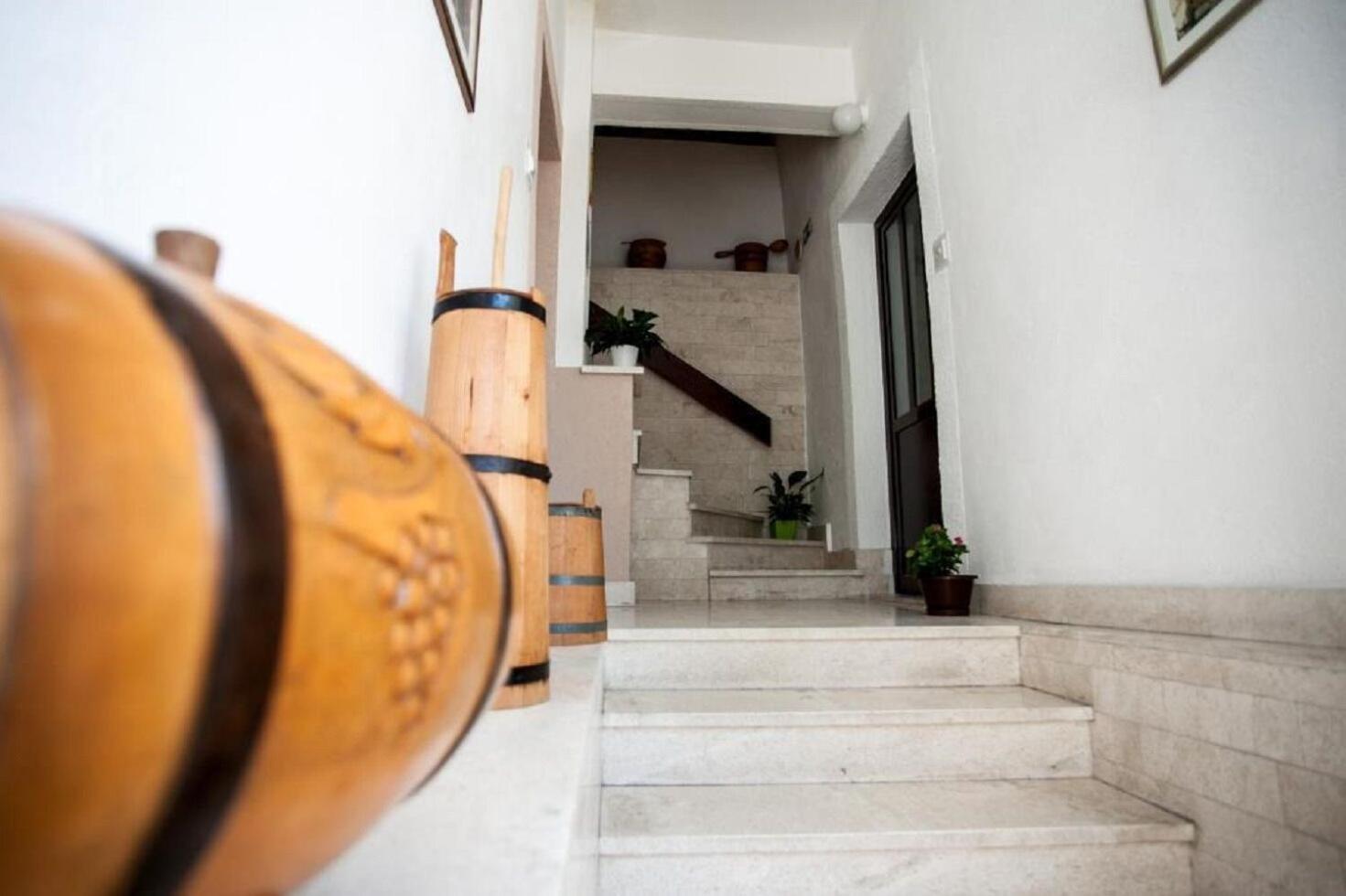 Apartments Verica - 15m from beach Krilo Exterior foto