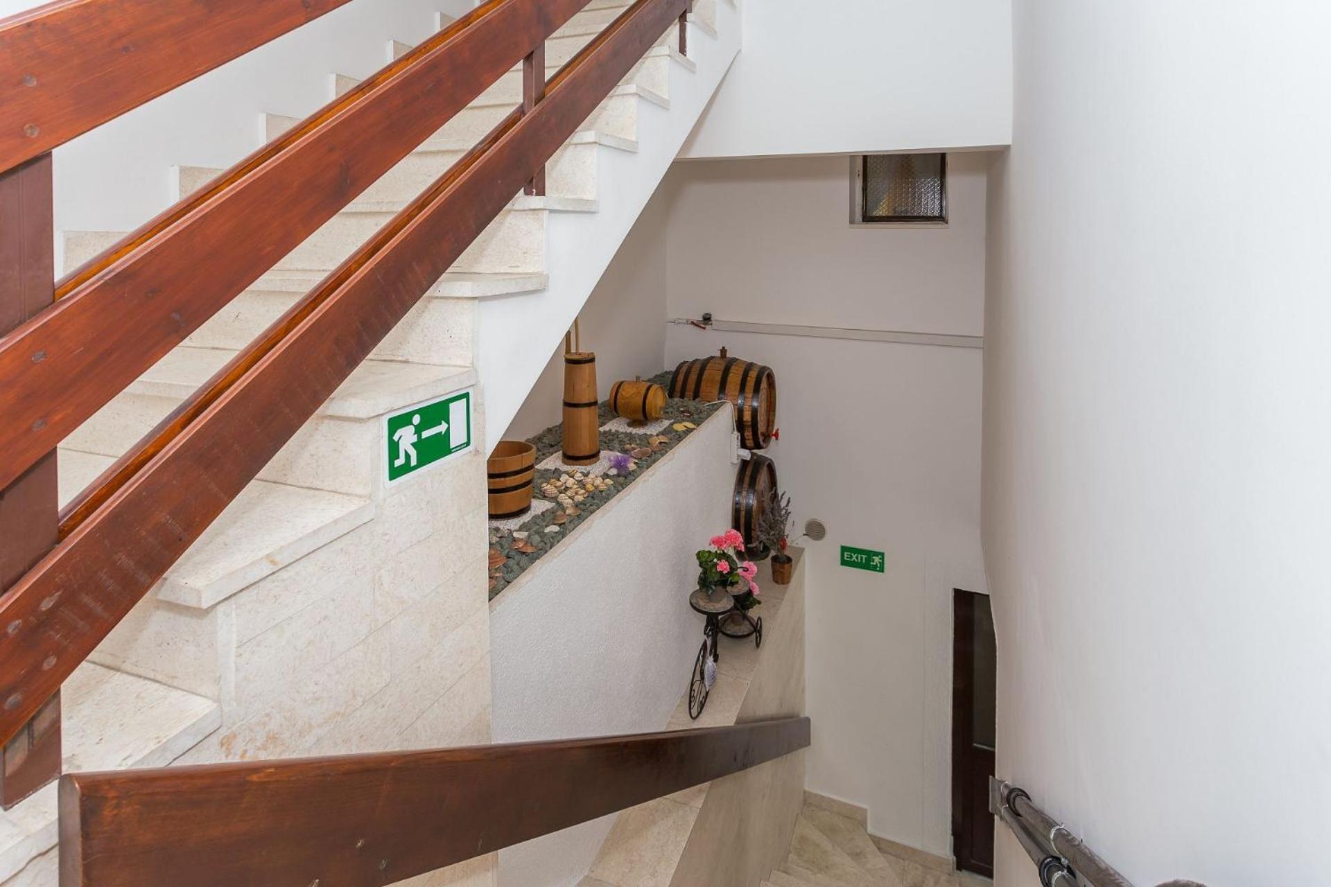 Apartments Verica - 15m from beach Krilo Exterior foto