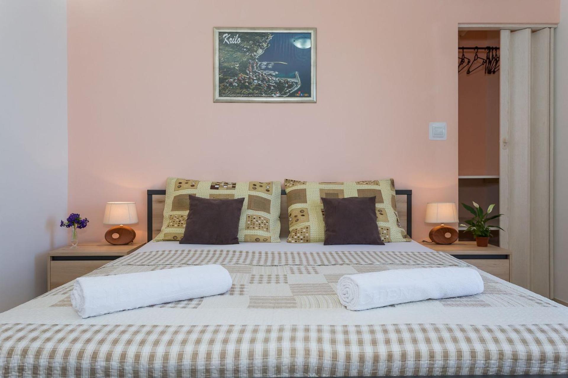 Apartments Verica - 15m from beach Krilo Exterior foto