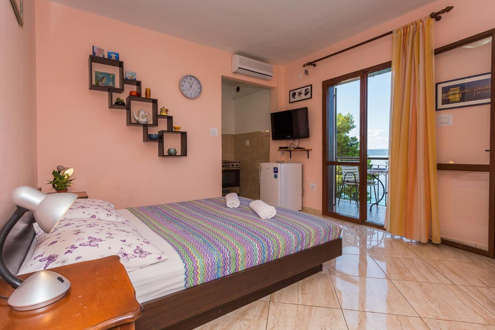 Apartments Verica - 15m from beach Krilo Exterior foto